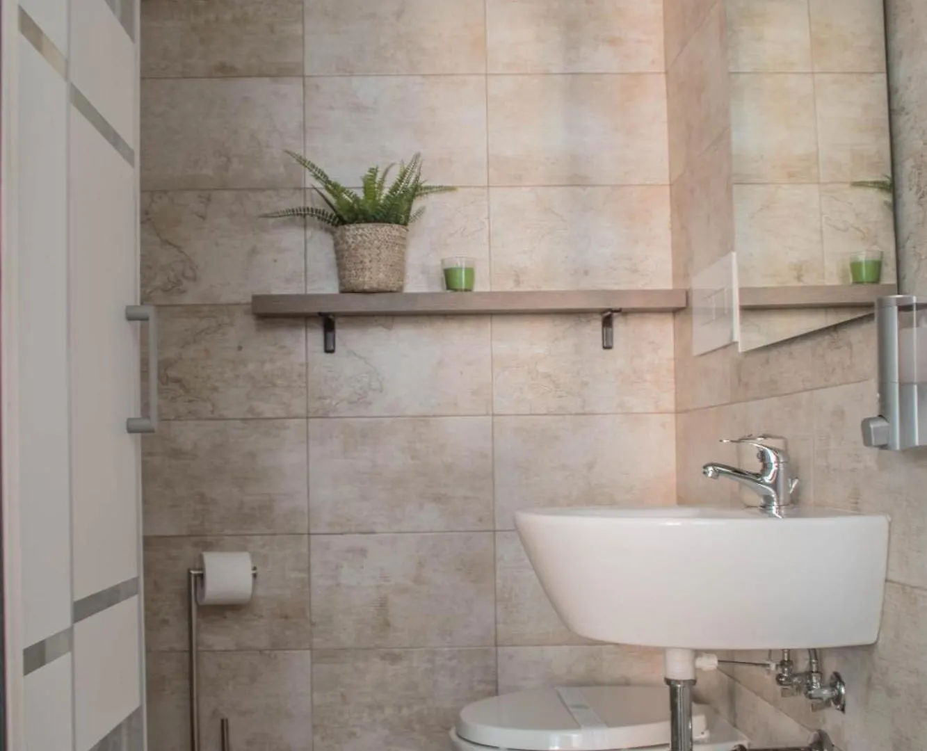 Tiber Rooms Testaccio Roma 0*,