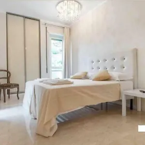 3* Bed & Breakfast Let's Go To