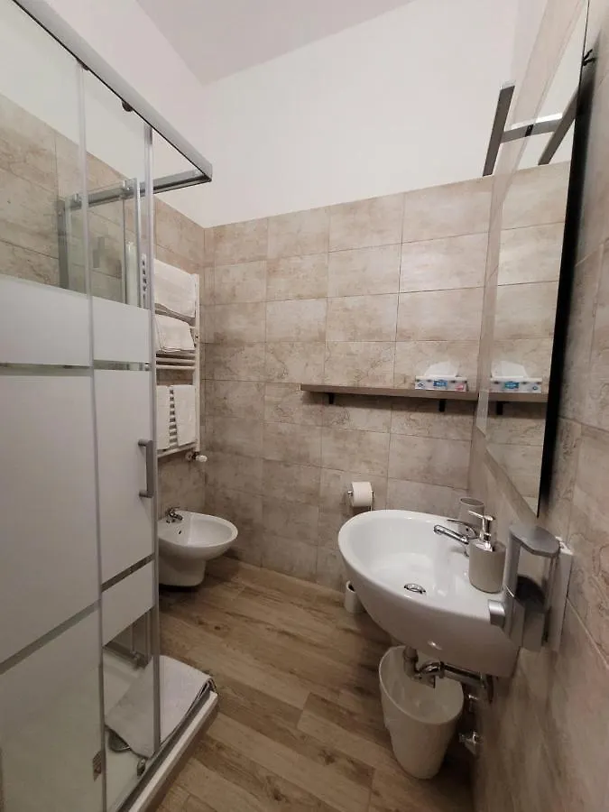 Tiber Rooms Testaccio 로마 게스트하우스